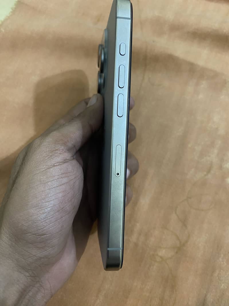 Apple iPhone 15 Pro 7