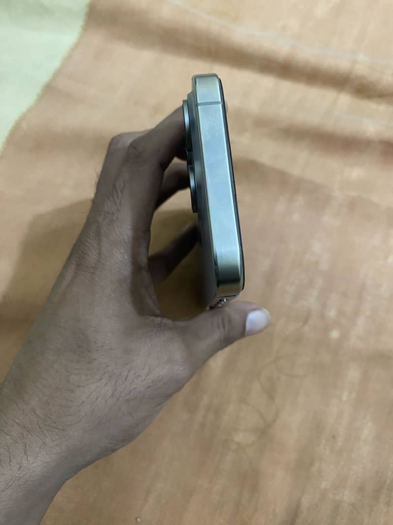 Apple iPhone 15 Pro 9