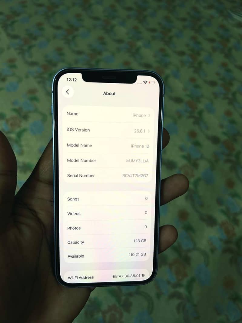 Apple iPhone 12 4