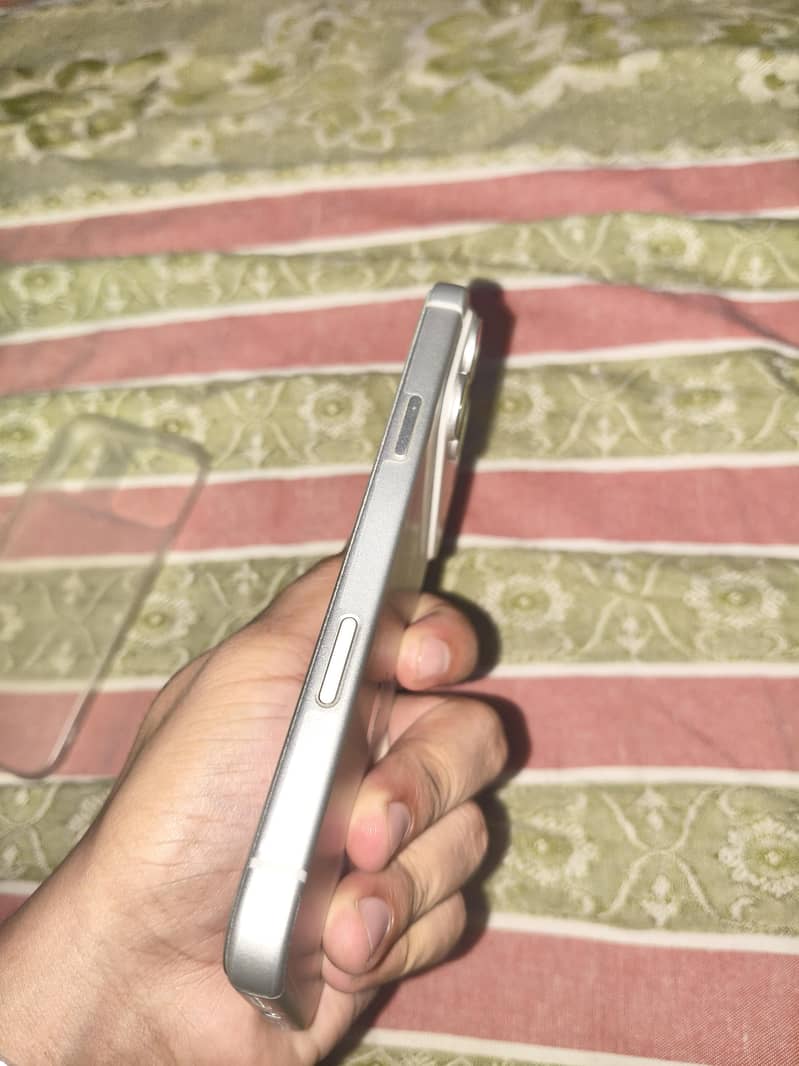 Apple iPhone 17 Pro Max 3