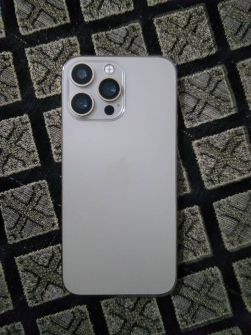 Apple iPhone 14 Pro Max 0