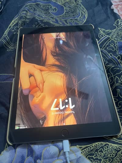 Apple iPad 8th Generation 10.2” – Excellent Condition