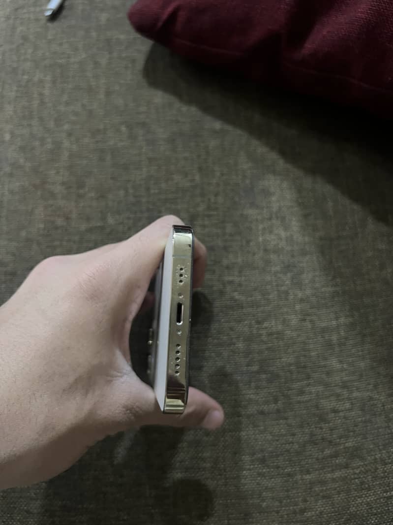 Apple iPhone 13 Pro jv 5