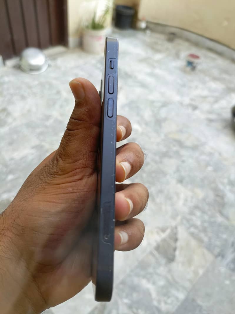 Apple iPhone 12 2