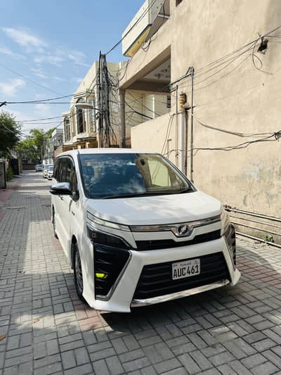Toyota Voxy 2018