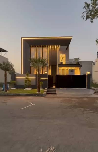 C-Block 10 Marla Brand New House For Sale