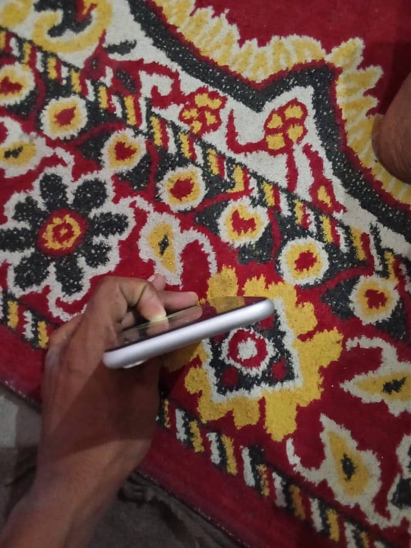 iPhone XR 0