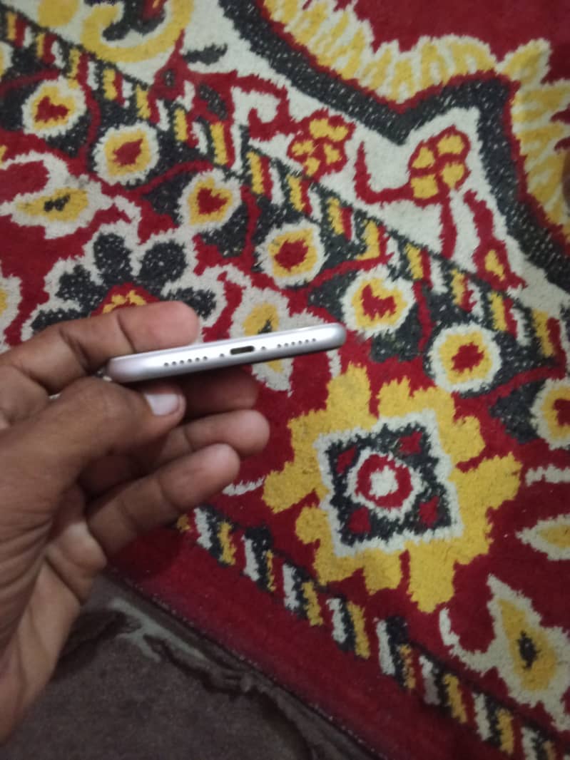 iPhone XR 1