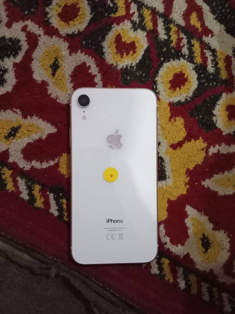 iPhone XR 4