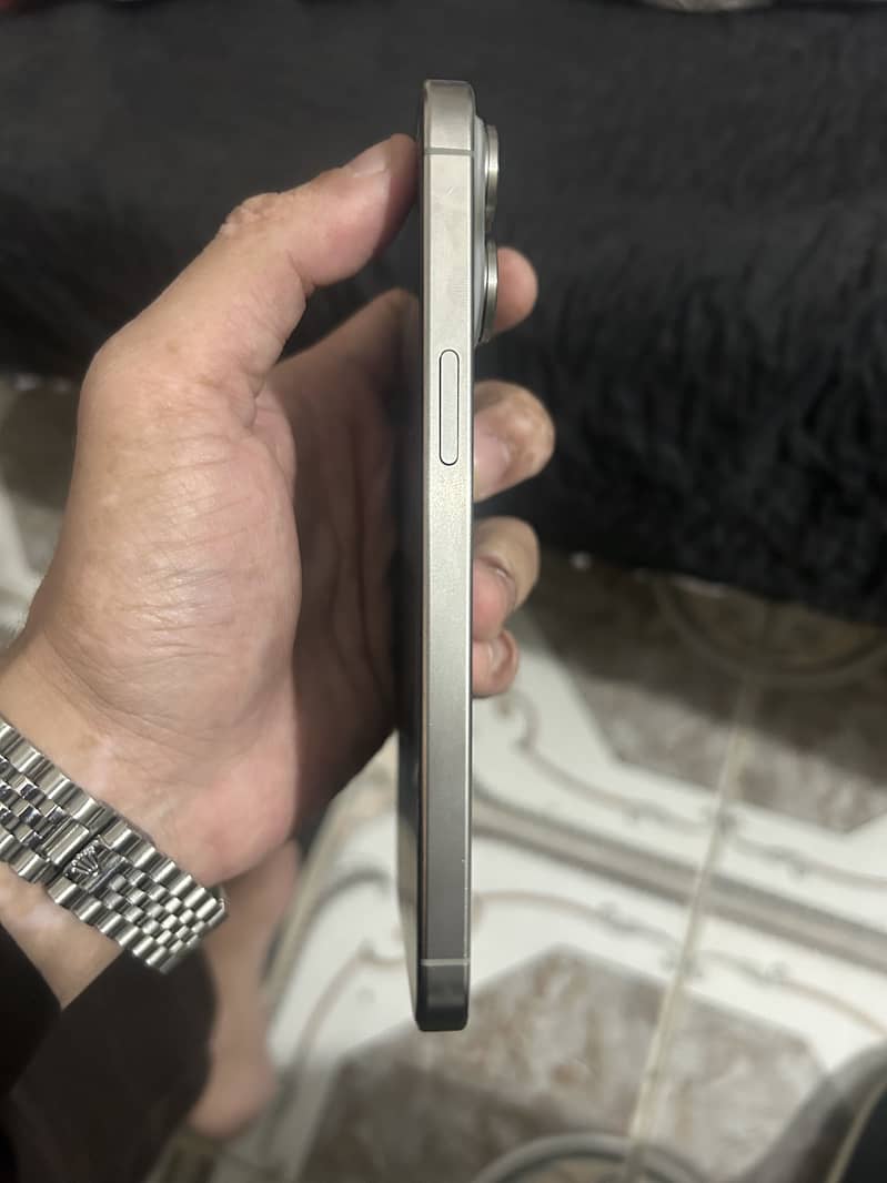Apple iPhone 15 Pro Max 1
