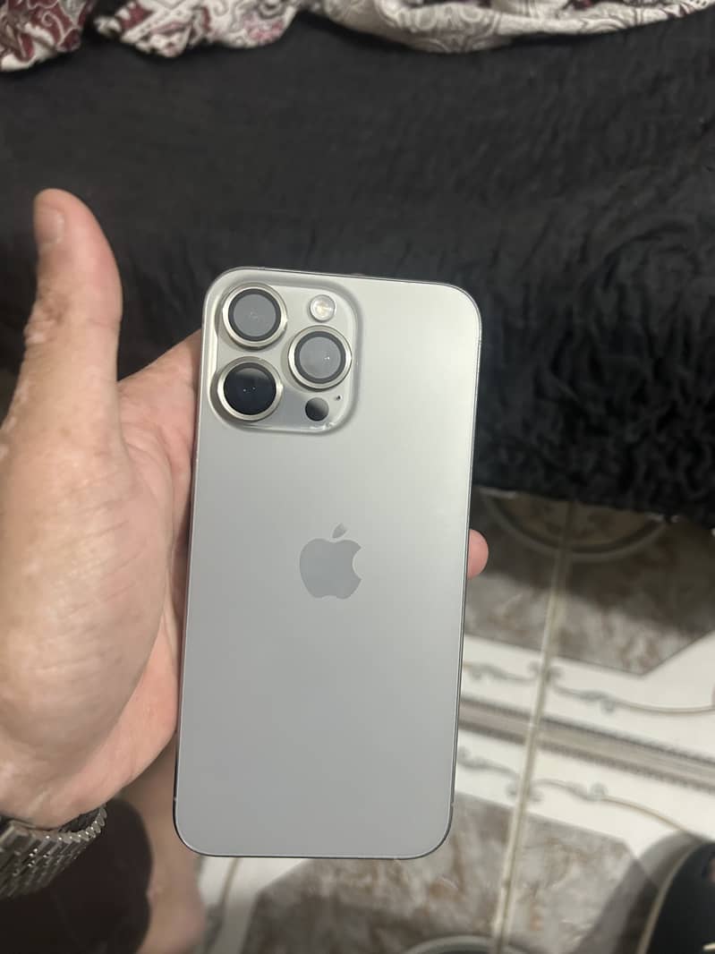 Apple iPhone 15 Pro Max 2