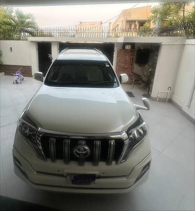 Toyota Prado 2012. . . . . 18