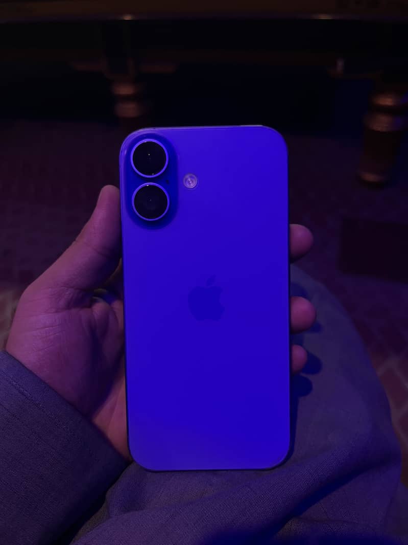 Apple iPhone 16 mdm 0