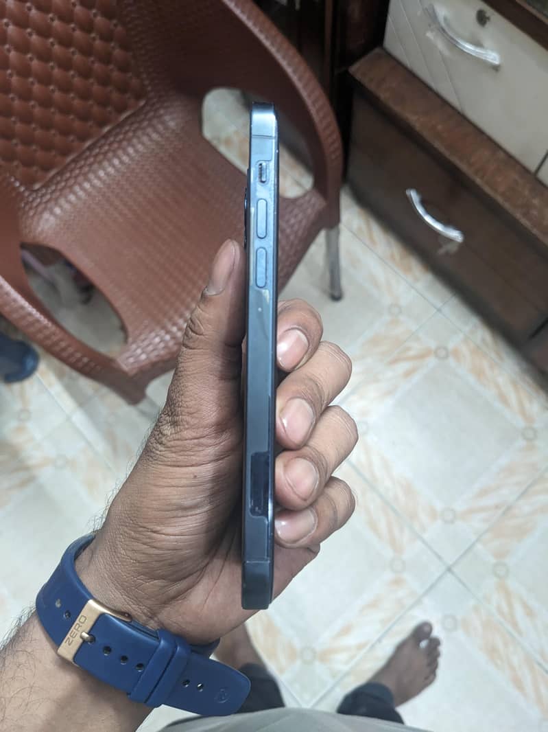 Apple iPhone 12 Pro 3
