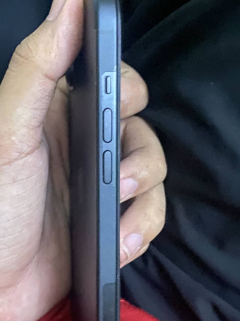 Apple iPhone 15 3