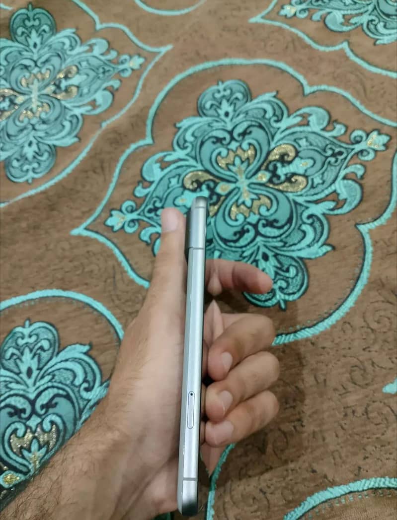 Google Pixel 8 2