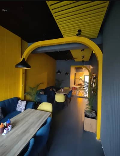 7.5 marla outclass resturant in the center of commercial hub footfall high custmer ratio