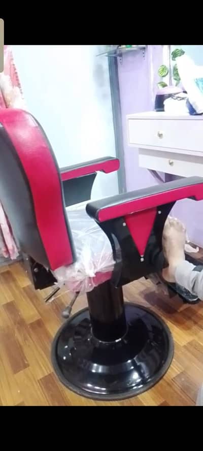 2 Brand New National Salon Chairs – Red Black