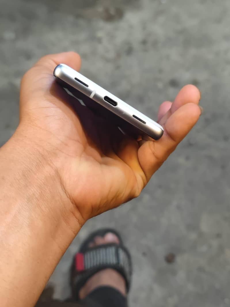Google Pixel 7a 2