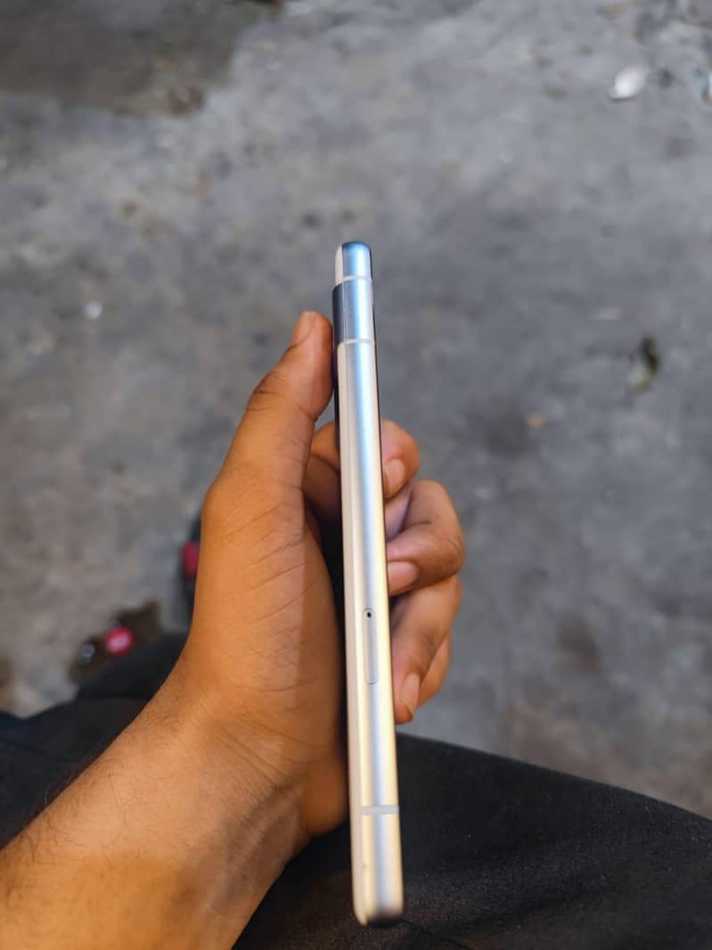 Google Pixel 7a 5