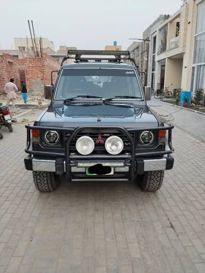 Mistubishi Pajero 1990