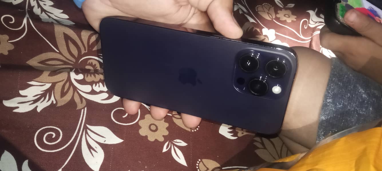 Apple iPhone 14 Pro Max 0