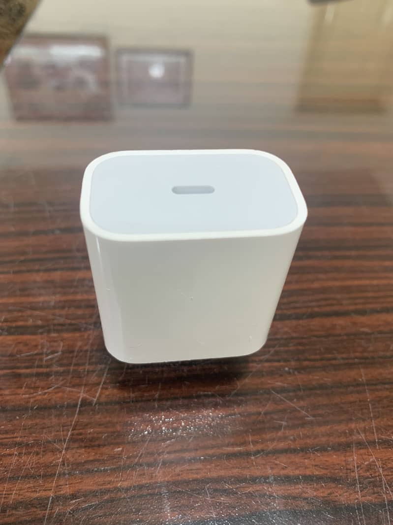 Apple adaptor 2