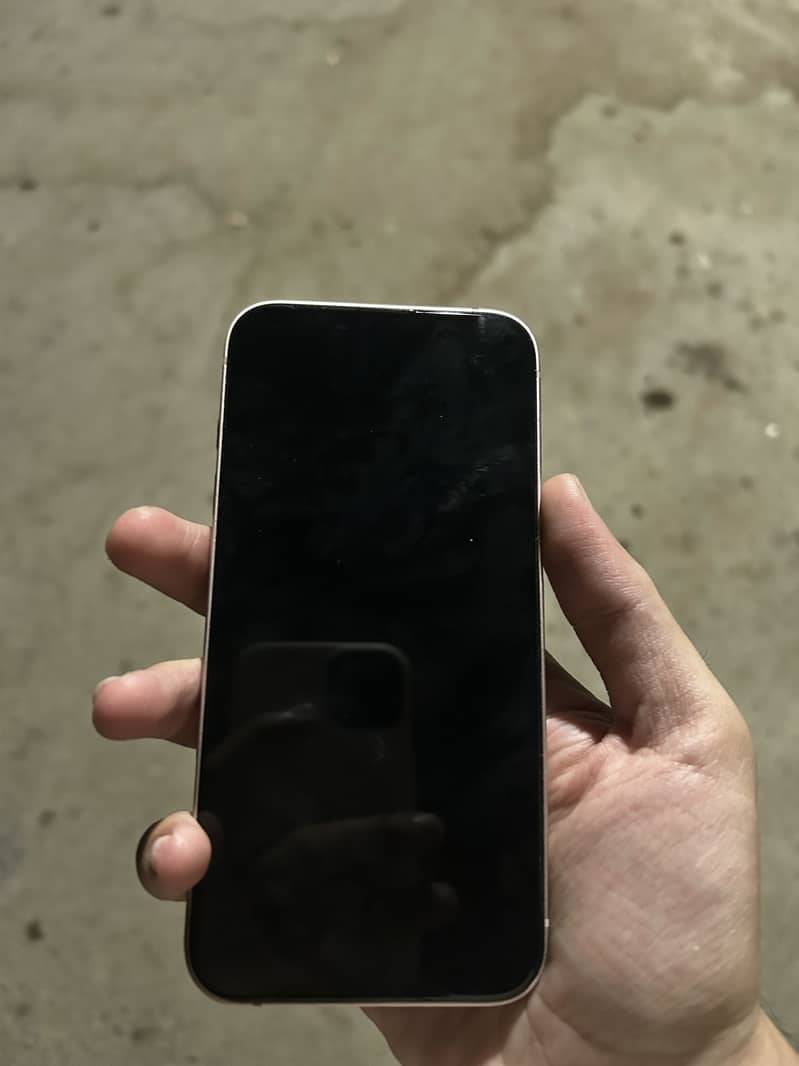 Apple iPhone 13 2