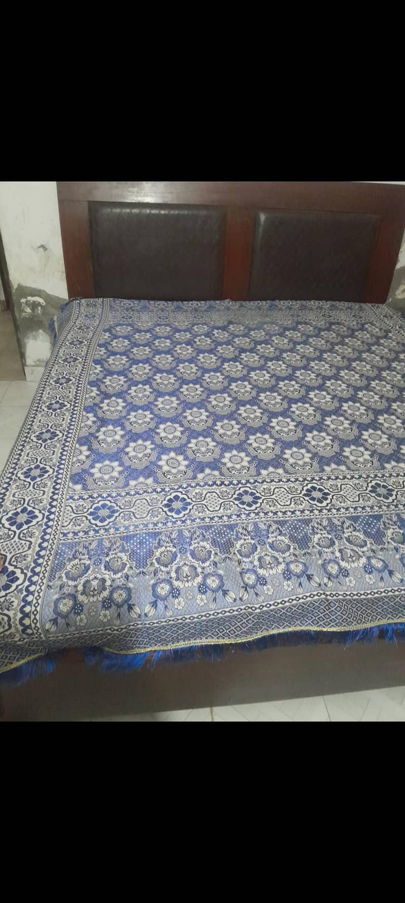 bed set bed and two side tables 0