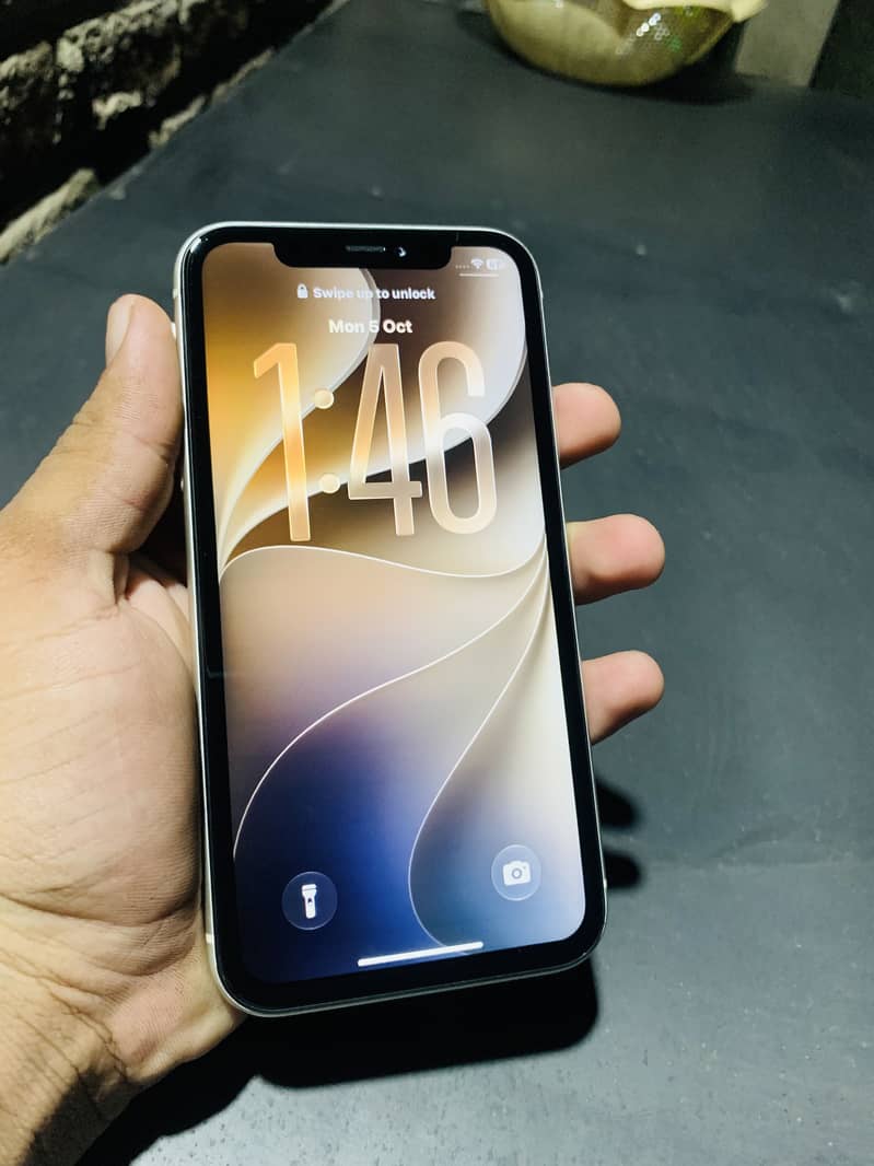 Apple iPhone 11 4