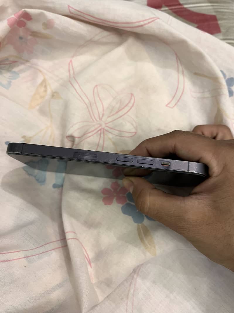 Apple iPhone 14 Pro 2