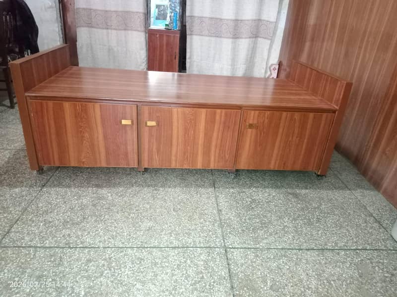 setty bed with huge storage 1