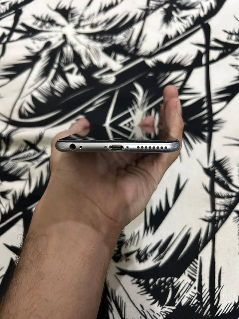 Apple iPhone 6S Plus 2