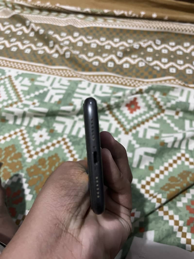 Apple iPhone 11 5