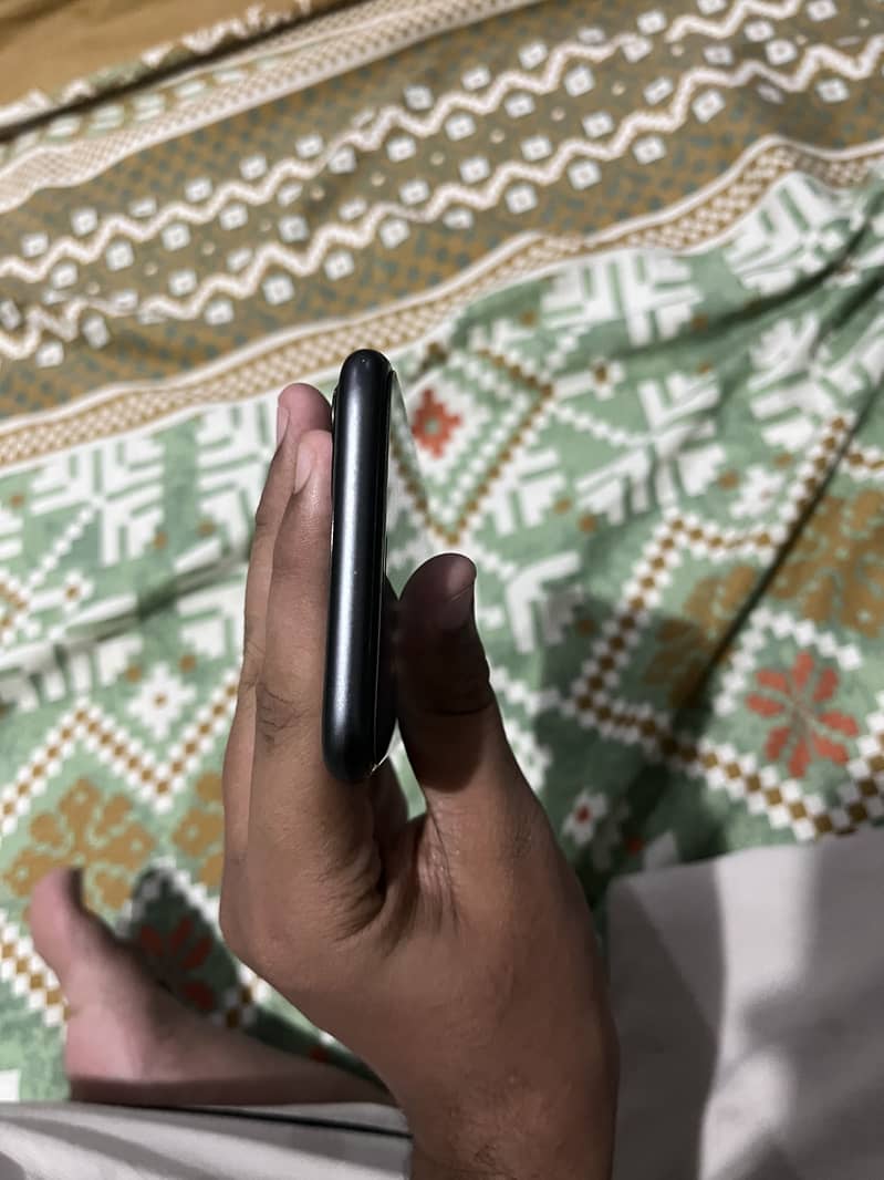 Apple iPhone 11 6