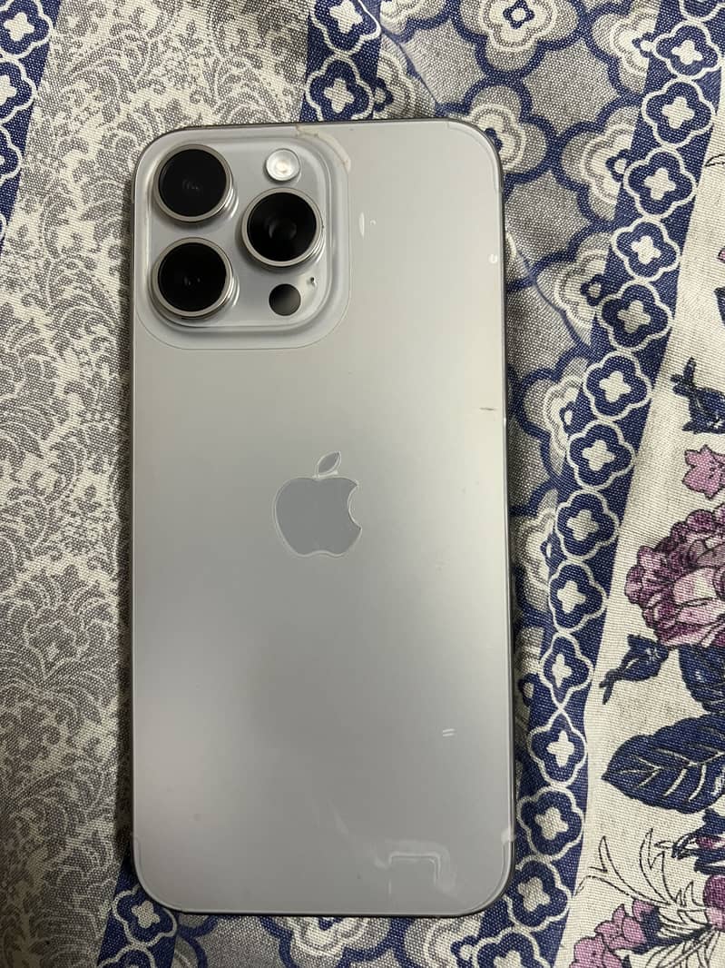 Apple iPhone 15 Pro Max 0