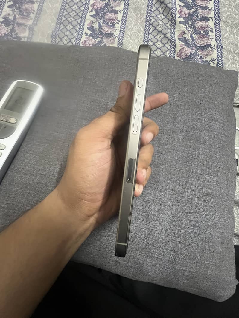 Apple iPhone 15 Pro Max 4