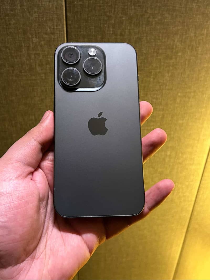 Apple iPhone 15 Pro 0