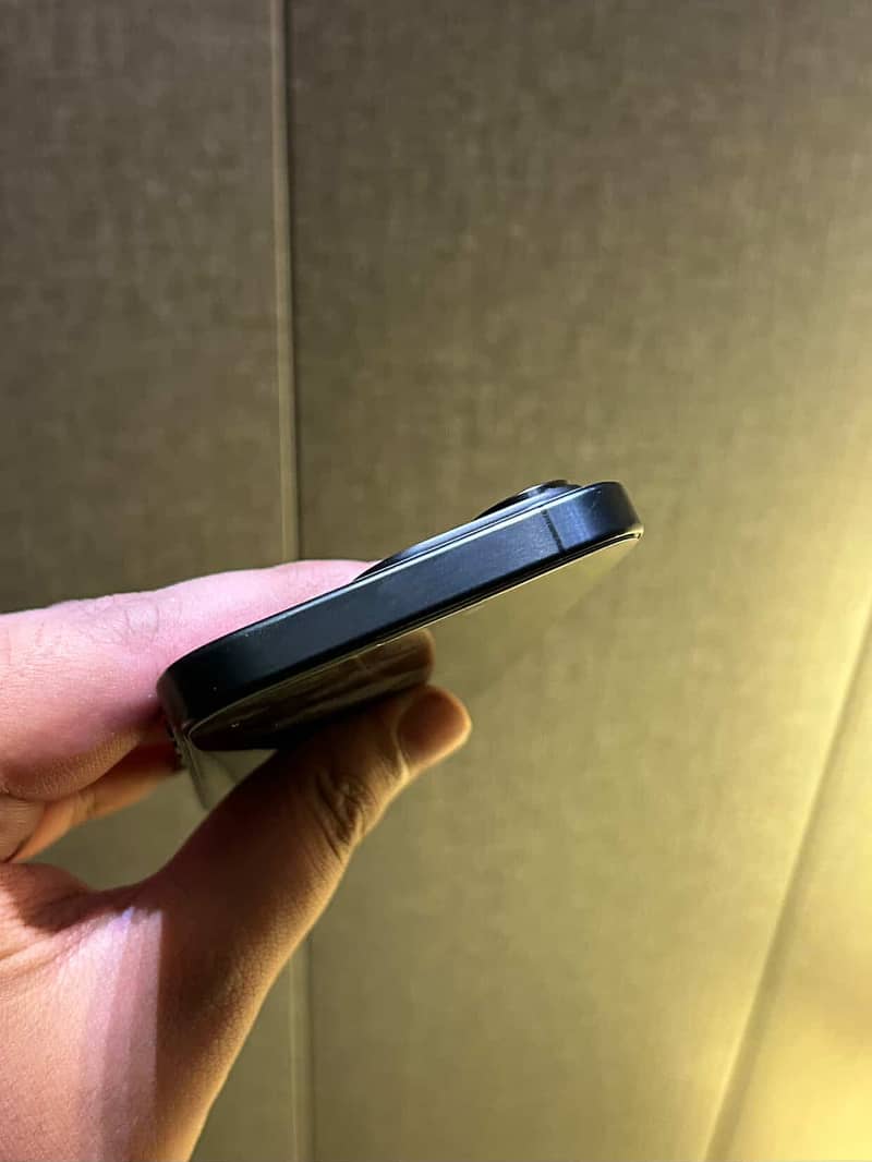Apple iPhone 15 Pro 3