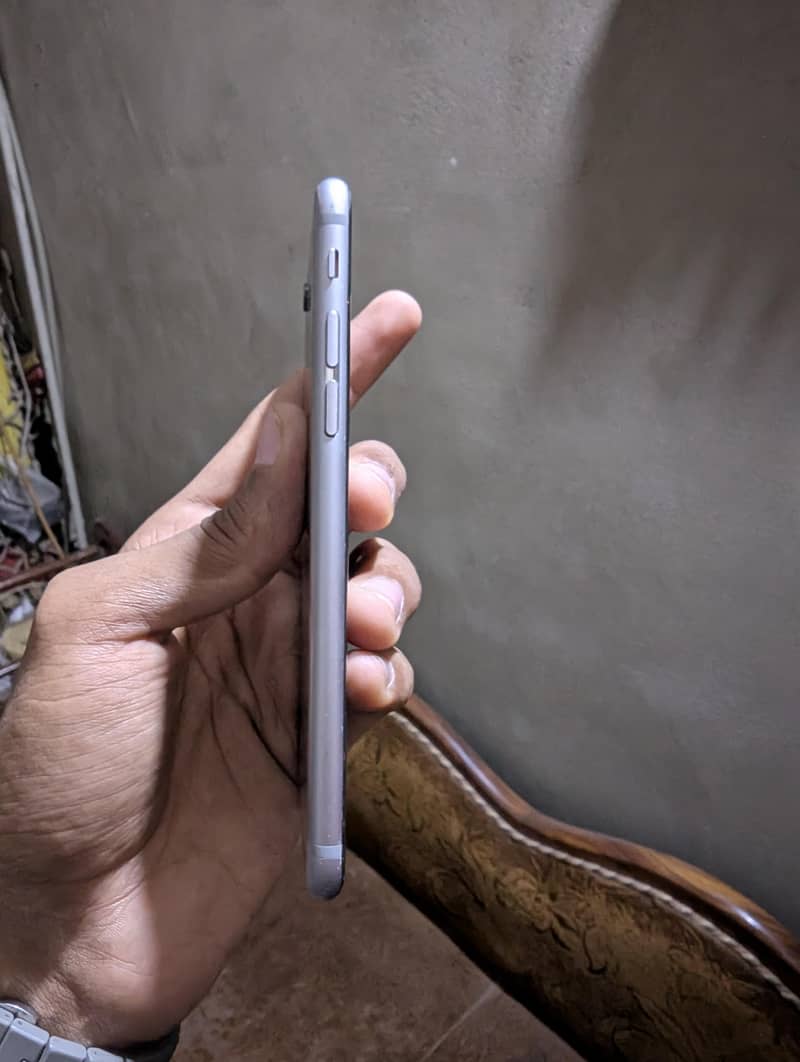Apple iPhone 6S 1