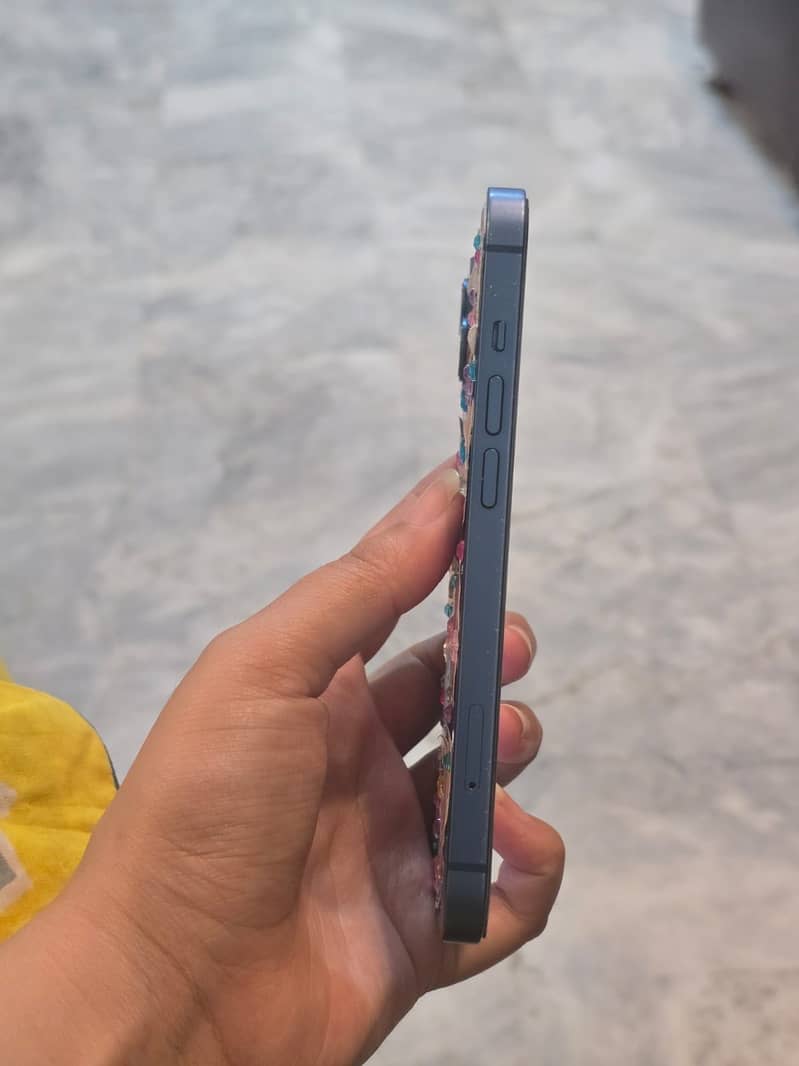 Apple iPhone 13 1