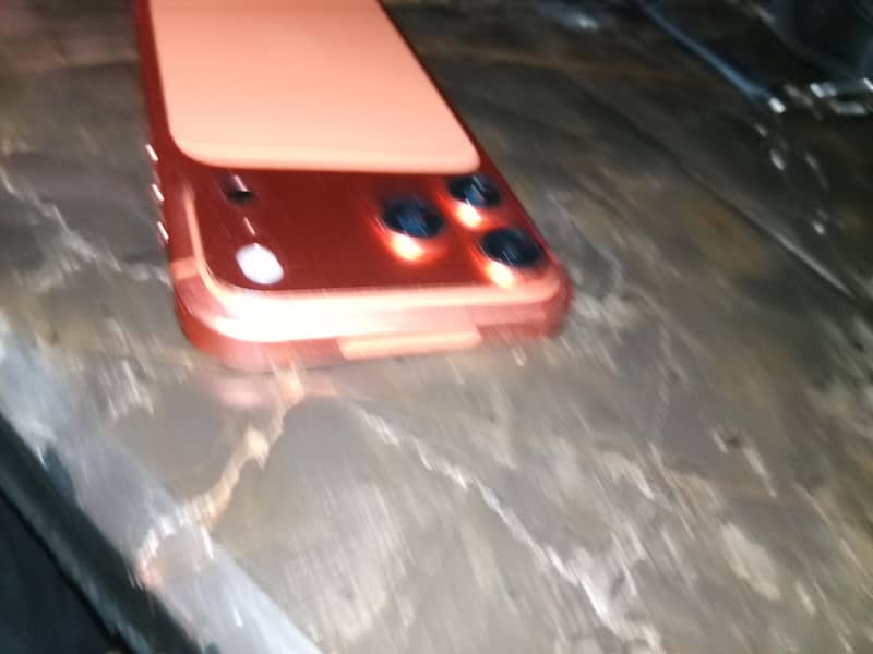 Apple iPhone 17 Pro Max 4