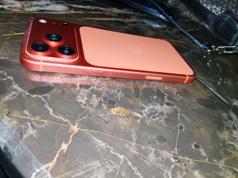 Apple iPhone 17 Pro Max 6