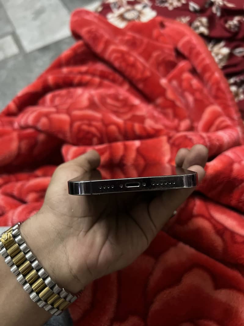 Apple iPhone 14 Pro Max 7