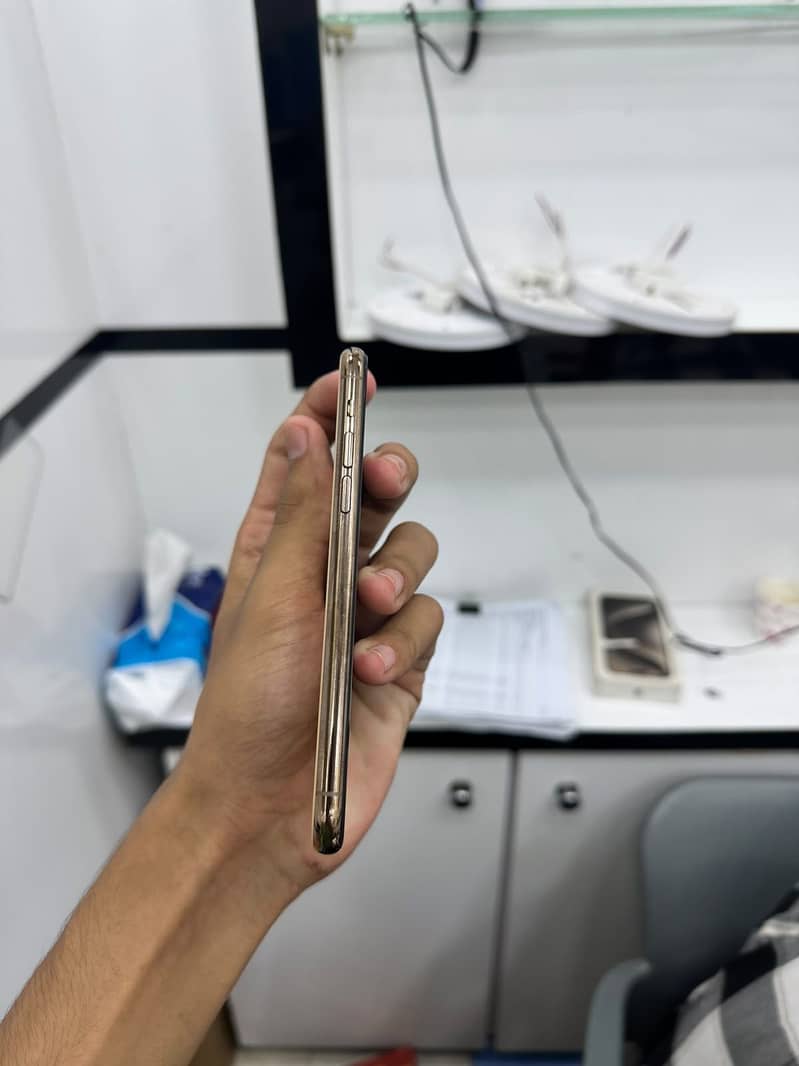 Apple iPhone 11 Pro 3