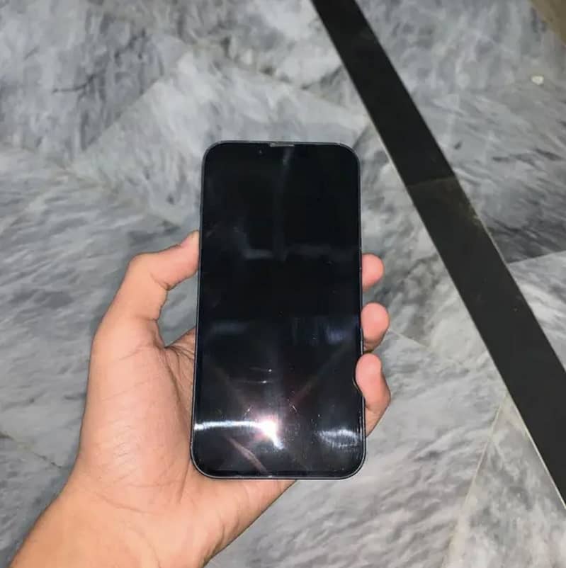 Apple iPhone 13 1