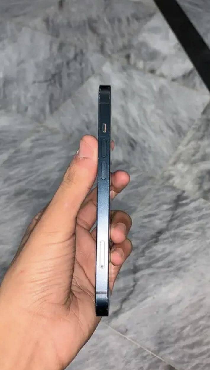 Apple iPhone 13 3
