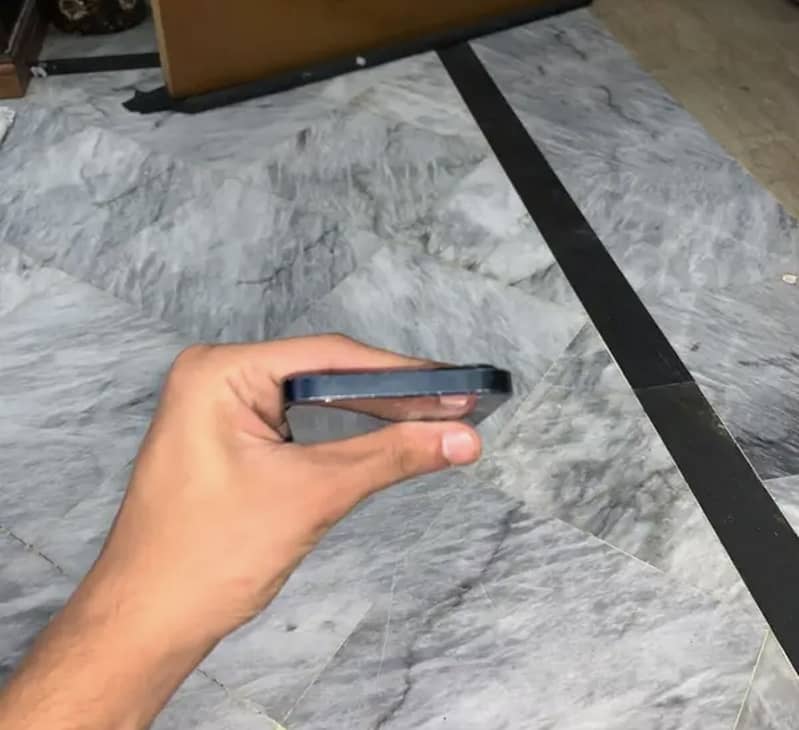 Apple iPhone 13 4