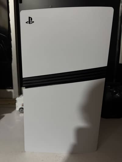 Ps5 pro 1 month use only purchase receipt chek kr sakty ha brank new