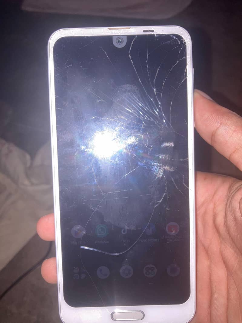 Sharp Aquos R2 1